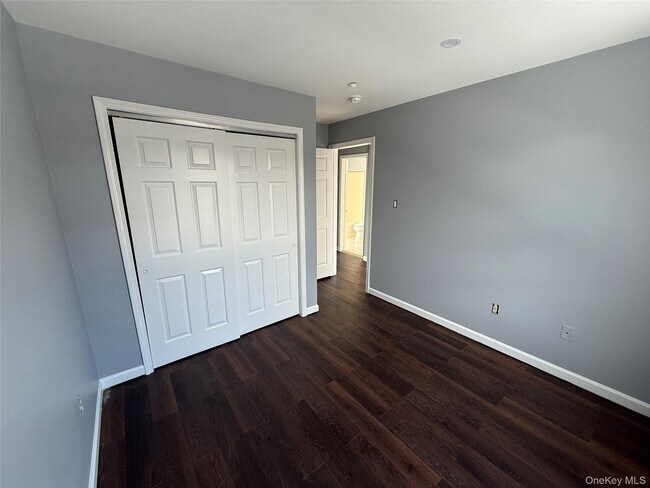 Building Photo - 17 Orchard Pl