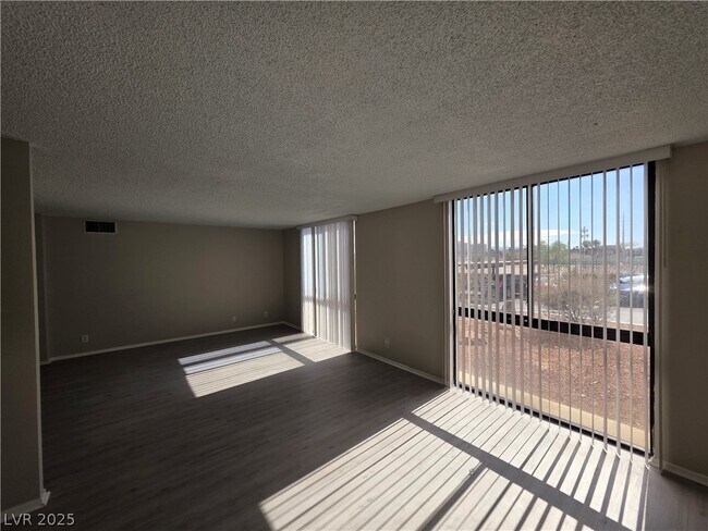 Building Photo - 3930 University Center Dr