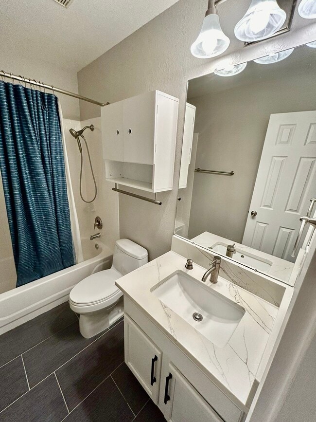 Building Photo - 801 Chiselpoint Cove