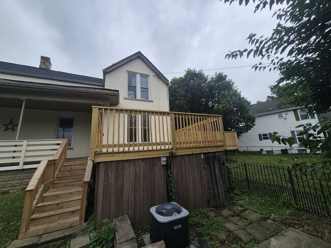 Building Photo - 143 Kenton St