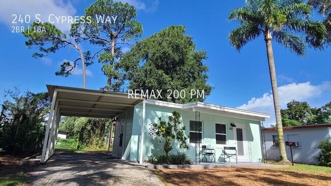 Building Photo - 240 S Cypress Way
