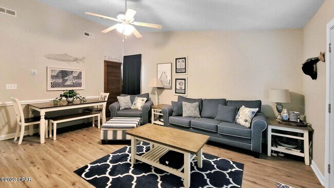 Building Photo - 17462 Front Beach Rd