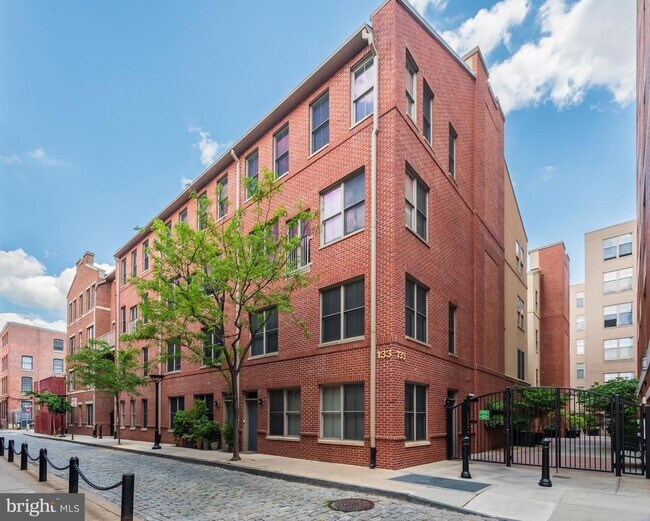 Building Photo - 133 N Bread St