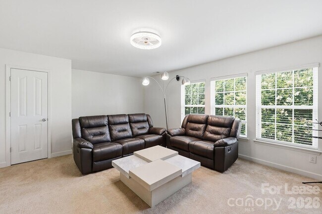Building Photo - 8120 Madrigal Ct