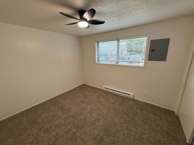 Building Photo - 3870 Iberis St NE