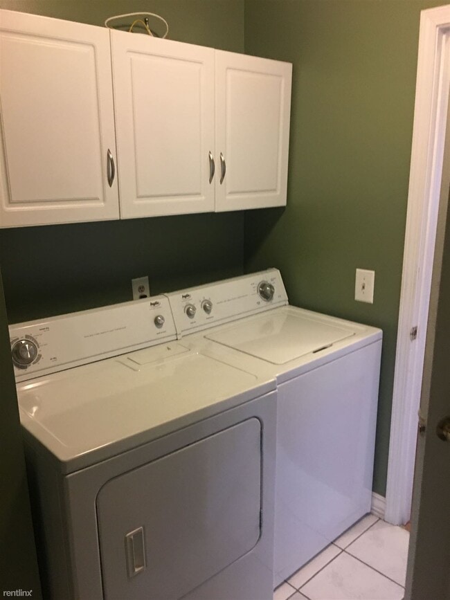 Building Photo - 1 br, 1 bath Condo - 33903 Pondview Cir