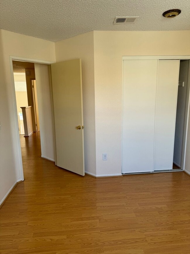 Building Photo - 14661 Woodland Dr