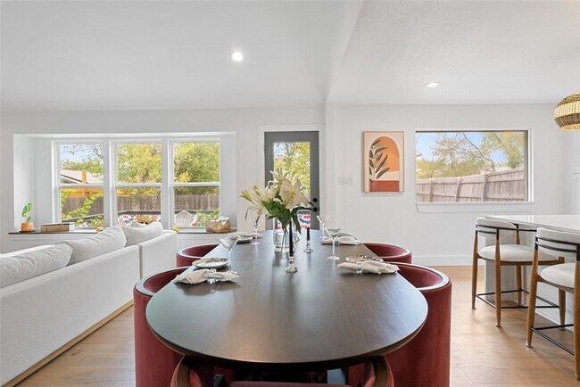 Building Photo - 3808 Leafield Dr