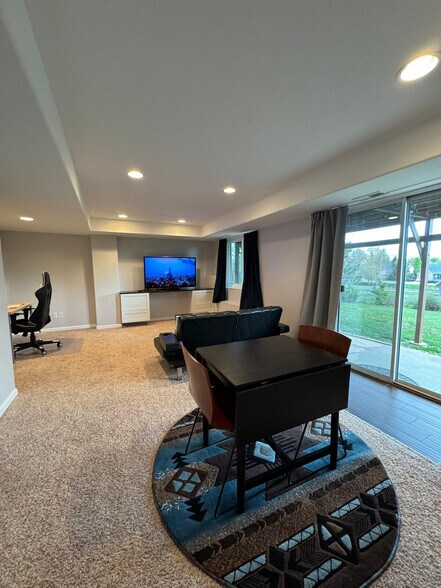 Building Photo - 5494 S Picadilly St