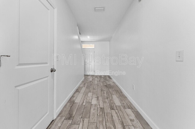 Building Photo - 105 Lacewing Pl