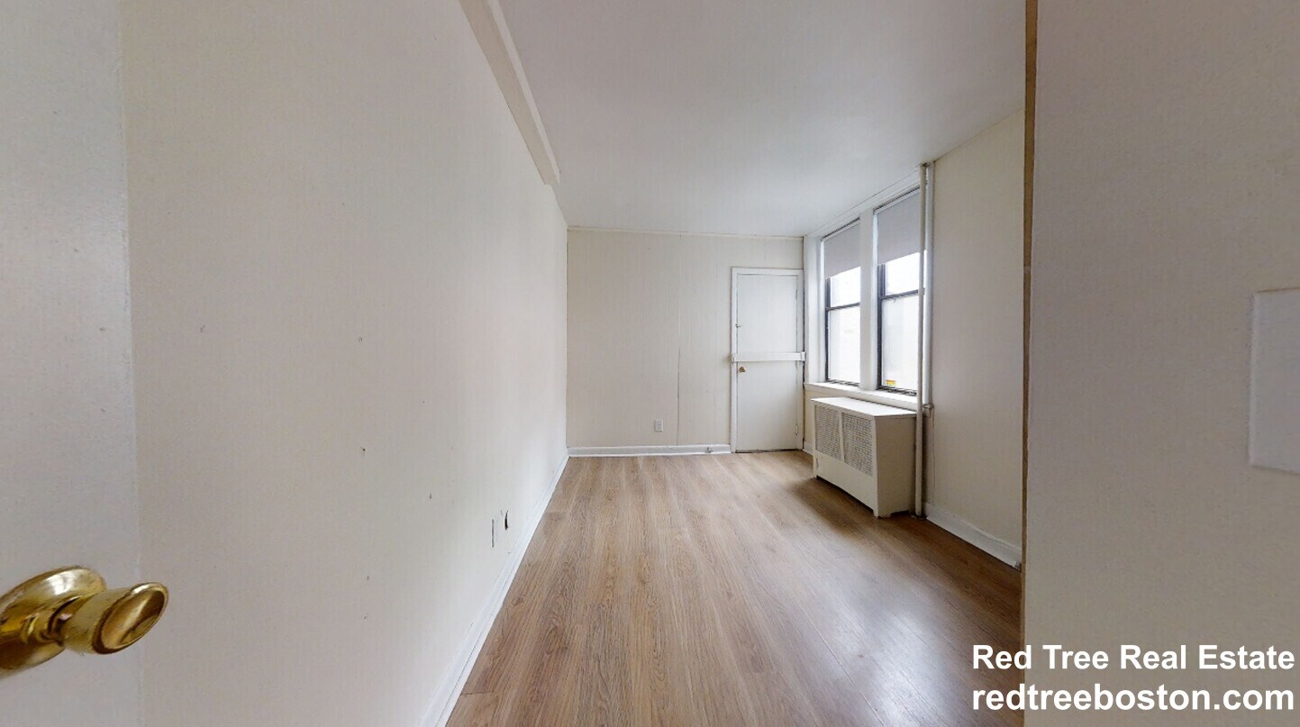 Building Photo - 1131 Commonwealth Ave