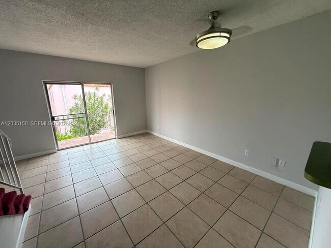 Building Photo - 1255 W 53rd St
