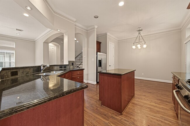 Building Photo - 5111 Inker St