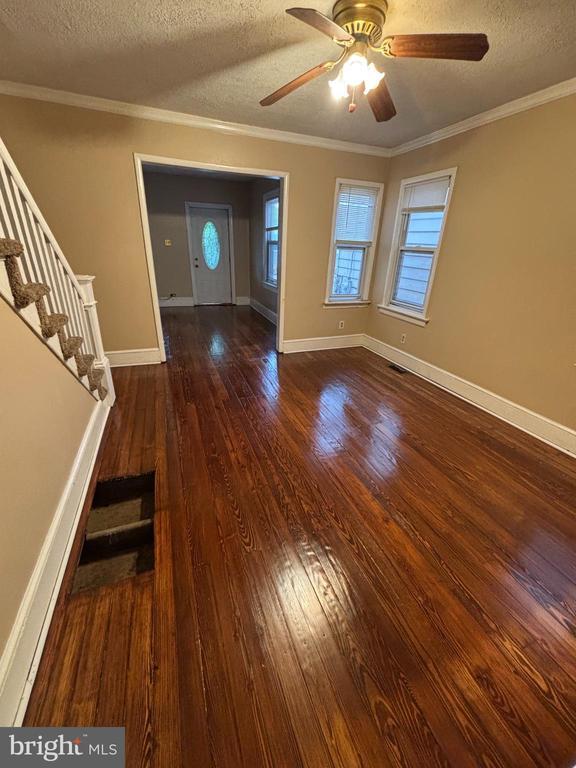 Primary Photo - 303 Harrison St