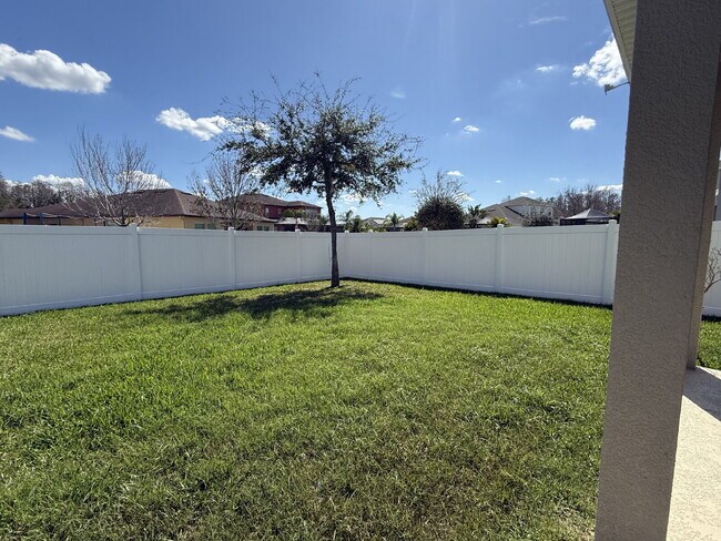 Building Photo - Spacious 4-Bedroom Retreat with additional office/den in the Heart of Trinity!