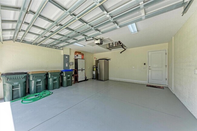 Building Photo - 3560 Eldron Ave