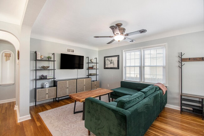 Building Photo - 8754 Florence Ave