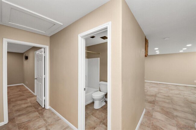 Building Photo - 4106 Falling Trace Ln