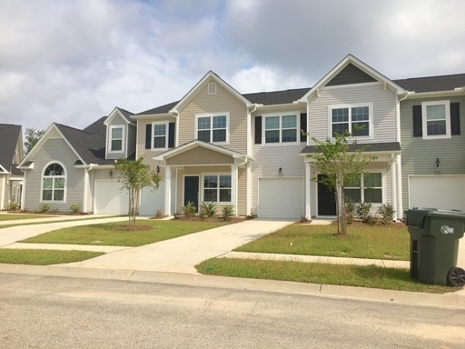 Building Photo - Beautiful 3 Bedroom w/Garage Townhouse Clo...