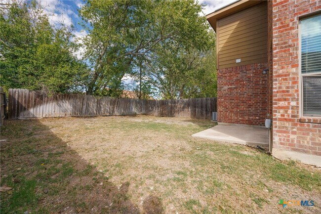 Building Photo - 1011 Brown Rock Dr