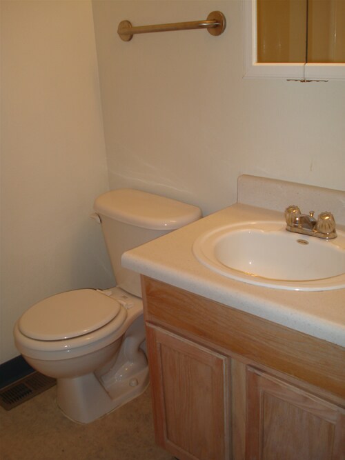 Building Photo - 225 E Stonehaven Cir