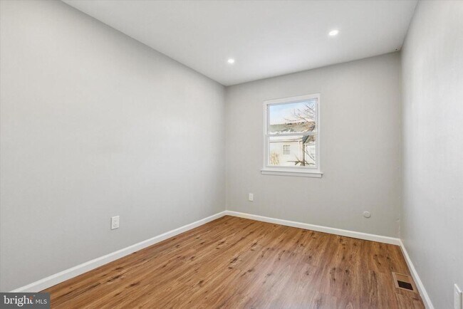 Building Photo - 1375 Abbey Way