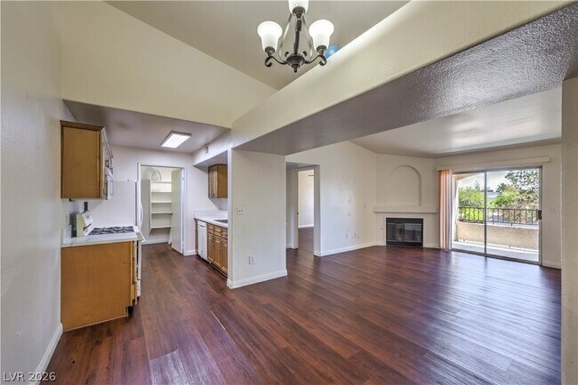 Building Photo - 7885 W Flamingo Rd
