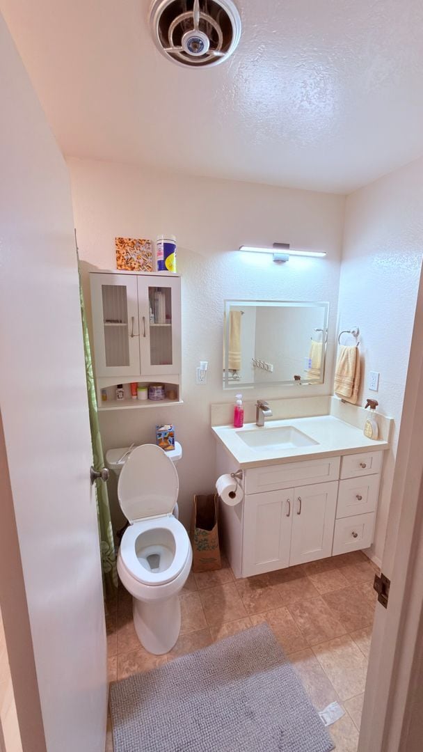 Building Photo - For Rent - 94-148 Kuanalio Pl