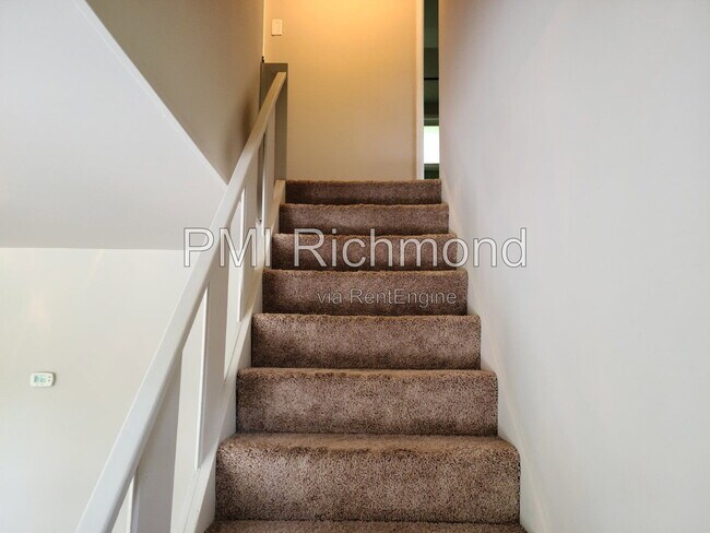 Building Photo - 9604 Stoneridge Ln