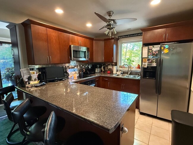 Building Photo - Charming 3-Bedroom Condo in Laconia, NH – ...