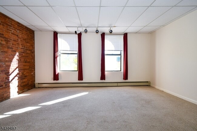 Building Photo - 431 Springfield Ave