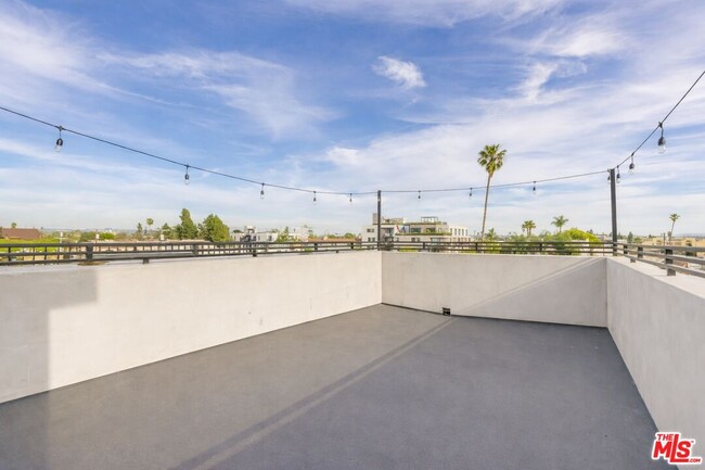 Building Photo - 3839 Wade St