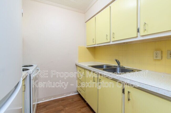 Building Photo - 1685 Alexandria Dr