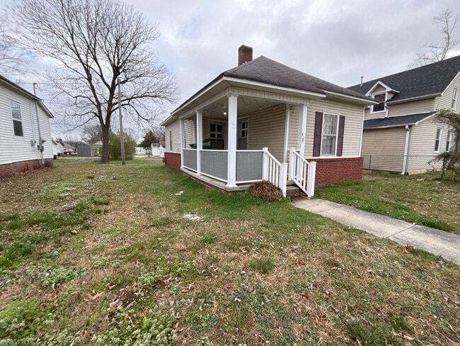 Building Photo - Cozy and Newly Renovated Home