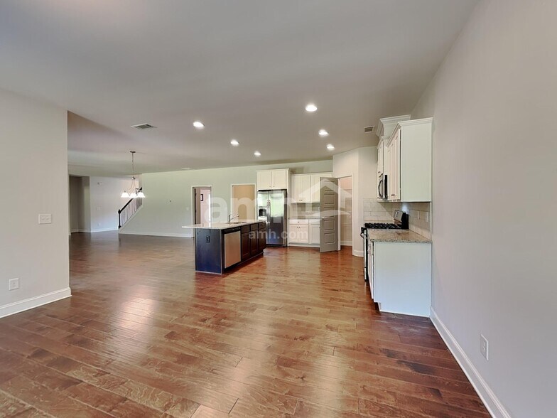 Building Photo - 1139 Victoria Walk Ln
