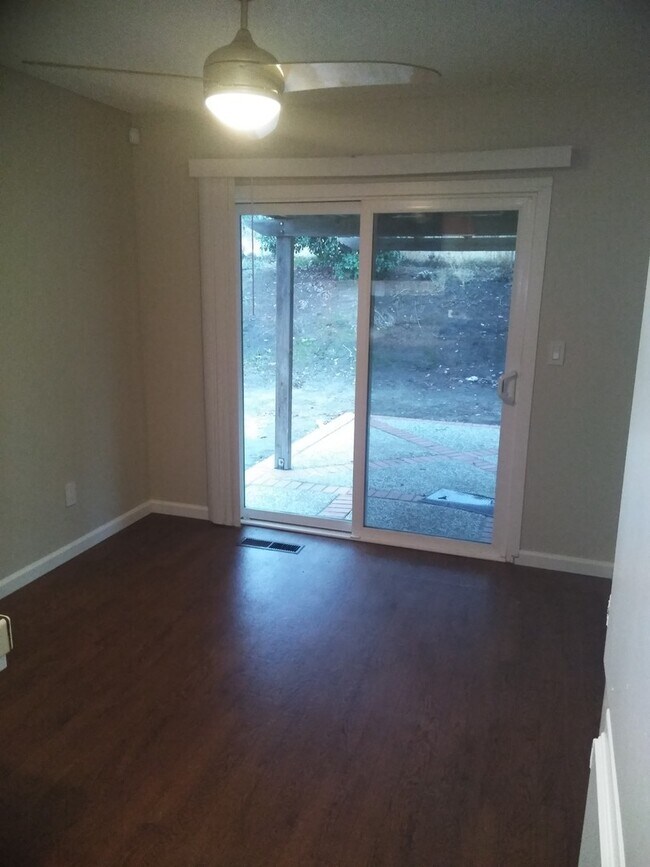Building Photo - 2132 Austin Ct