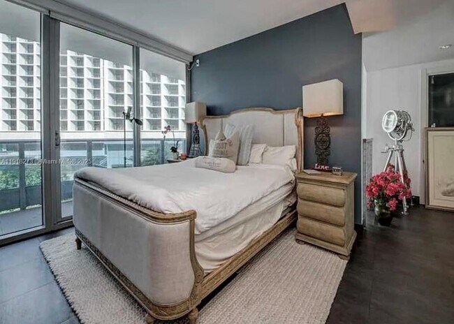 Building Photo - 200 Biscayne Blvd Way