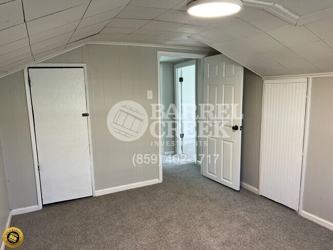Building Photo - 4-Bed 1.5-Bath House + Garage & Fenced Yard