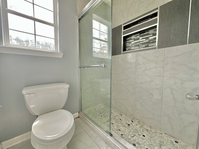 Building Photo - 1717 Largo Cir