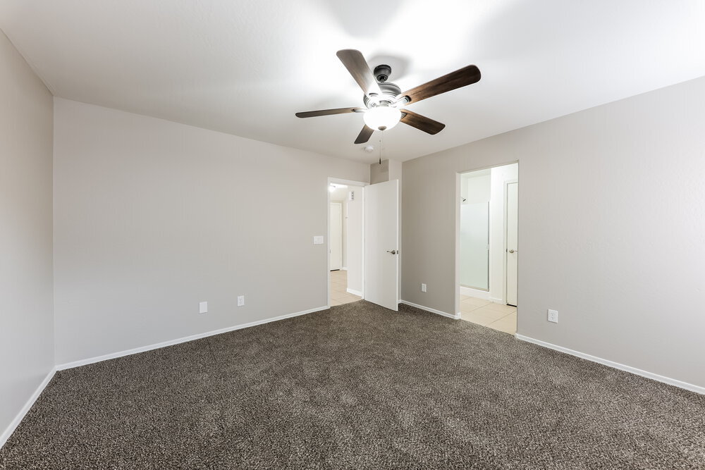 Building Photo - 11814 W Poinsettia Dr