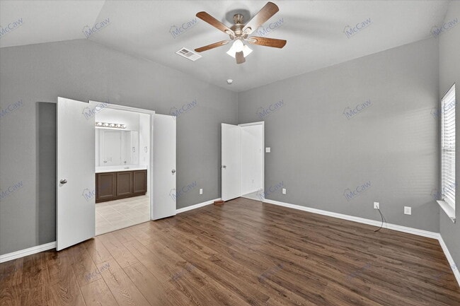 Building Photo - 342 Leisure Ln