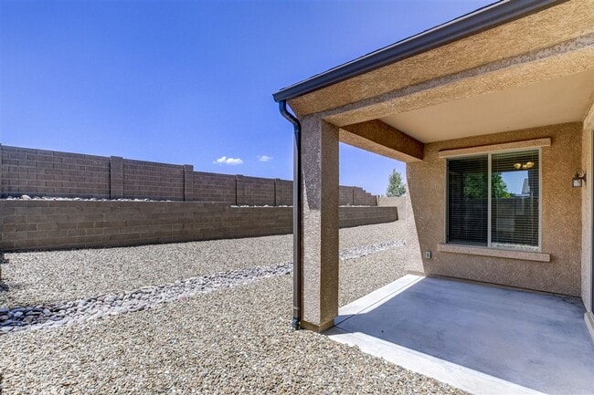 Building Photo - 3 bedrooms plus a den, 2 bath home in Brig...