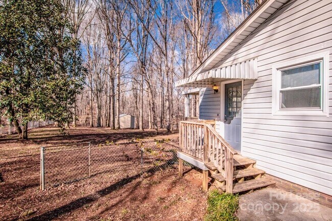 Building Photo - 1159 Camp Creek Rd