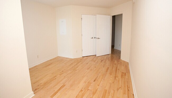 Building Photo - 242 E Water St