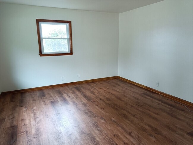 Building Photo - 3 Bedroom SFH in Bayview