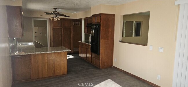 Building Photo - 12431 Avocado Ave