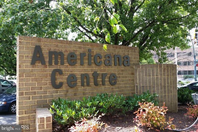 Building Photo - 118 Monroe St