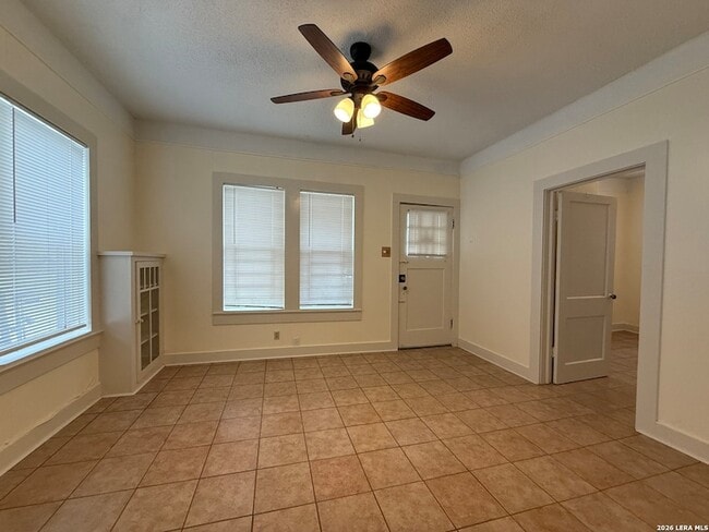 Building Photo - 901 Ripley Ave