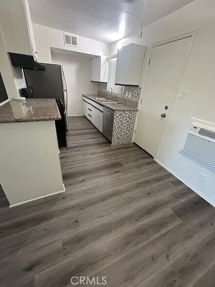 Building Photo - 37111 Cathedral Canyon Dr