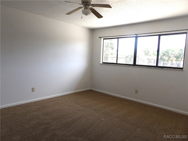 Building Photo - 9785 E Goldfinch Ln